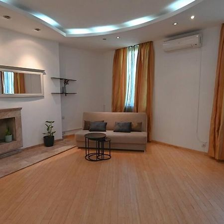Classic Apt. On Liberty Square 第比利斯 外观 照片